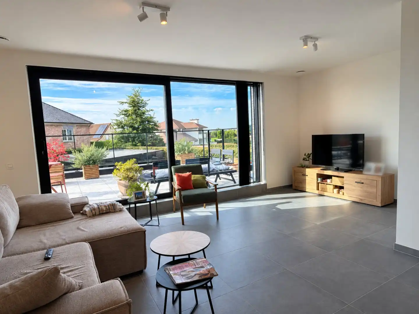 Lichtrijk nieuwbouw duplex-appartement met ruim zonneterras van 23 m²! foto 9