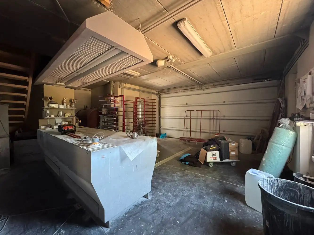 Villa met zwembad en bijgebouw foto 29