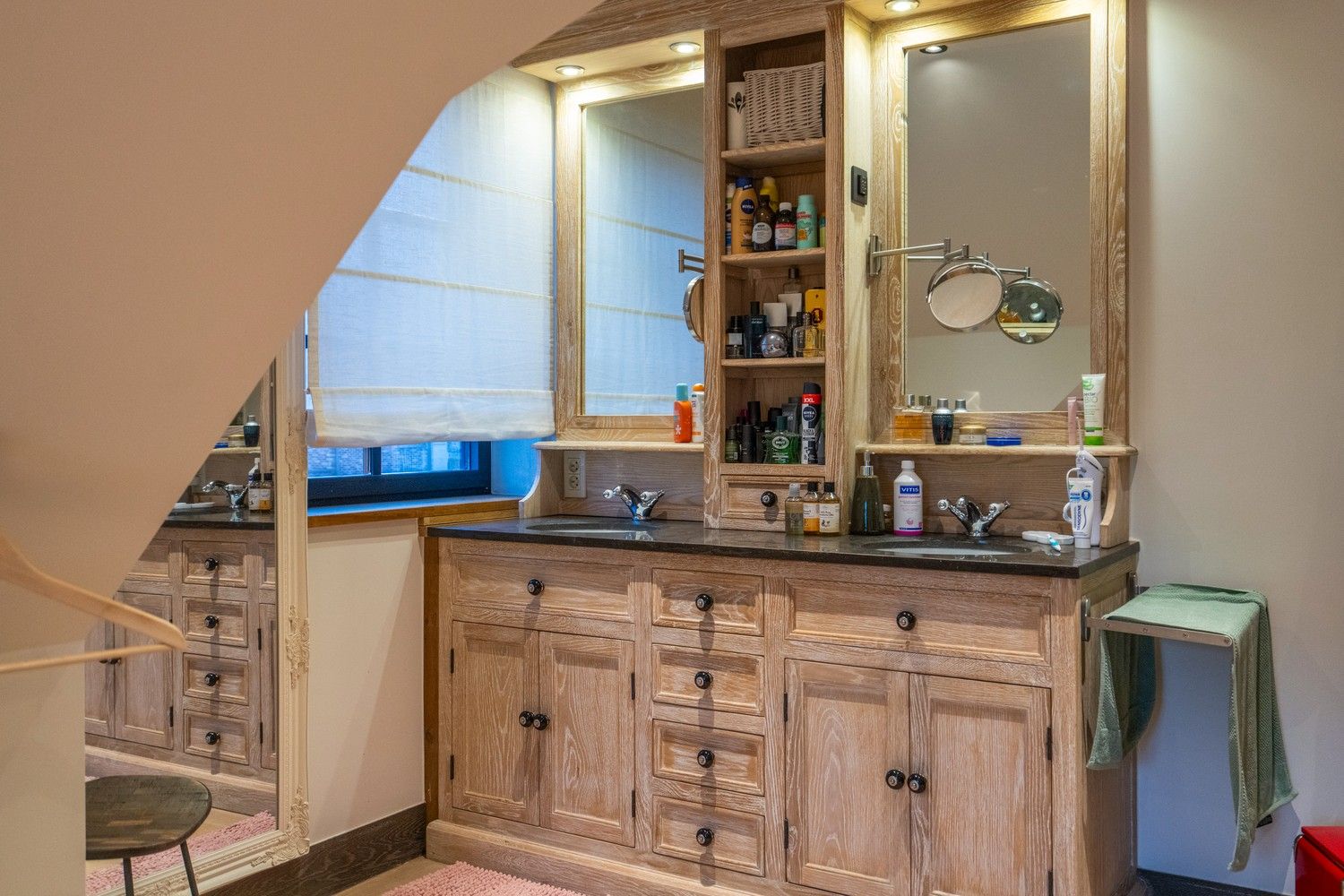 PRACHTVILLA MET ZICHT OP GROEN foto 23