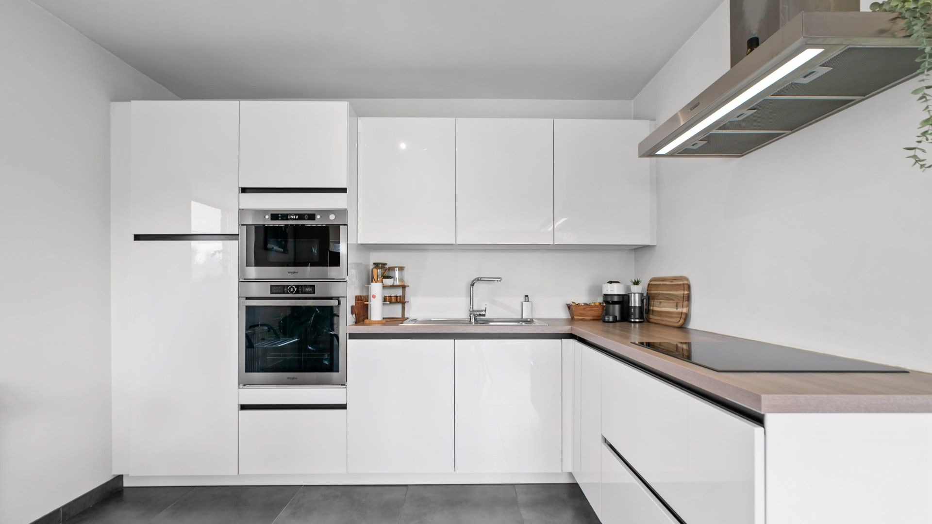 Volledig gerenoveerd 2 slpkr appartement in het centrum van As foto 3