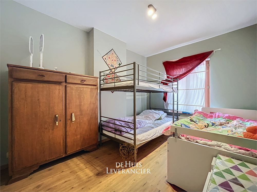 RUIME woning te koop (8 slpks, 2 badk) die ook perfect als tweewoonst kan dienen foto 32