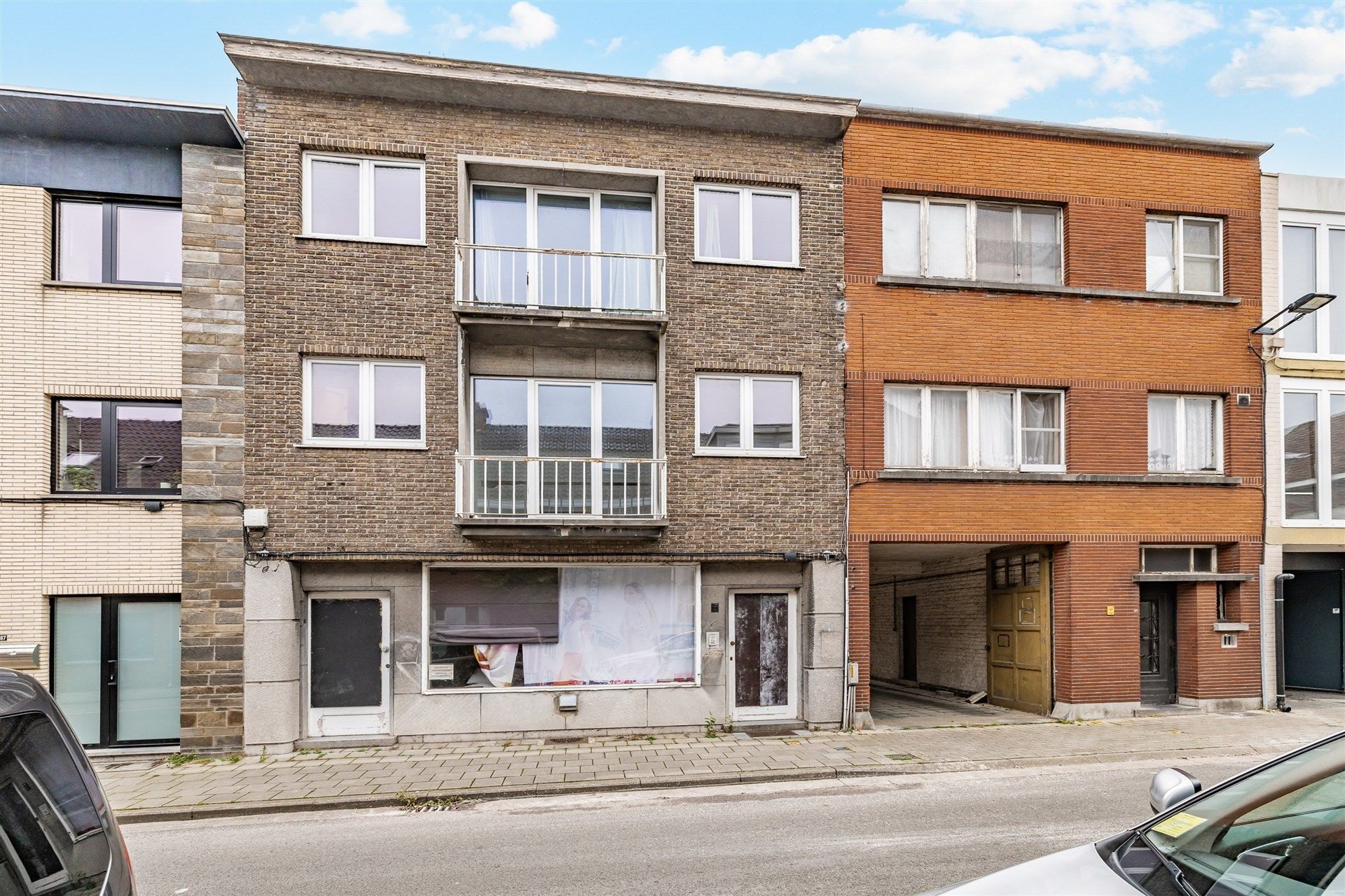 Renovatieproject bestaande uit 3 appartementen + 1 huis + 8 garageboxen foto 27
