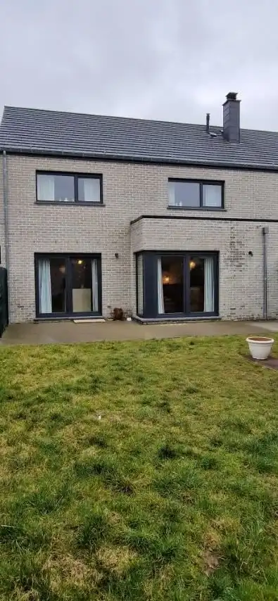 Ruime NIEUWBOUWWONING met 3 slaapkamers, garage en tuintje foto 3