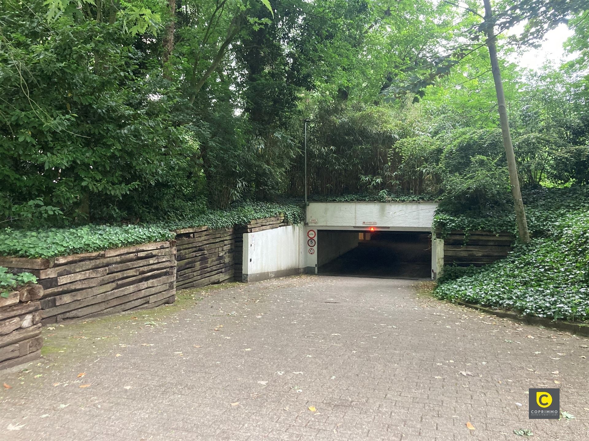 IN OPTIE! Ondergrondse garagebox te Fruithoflaan foto 5