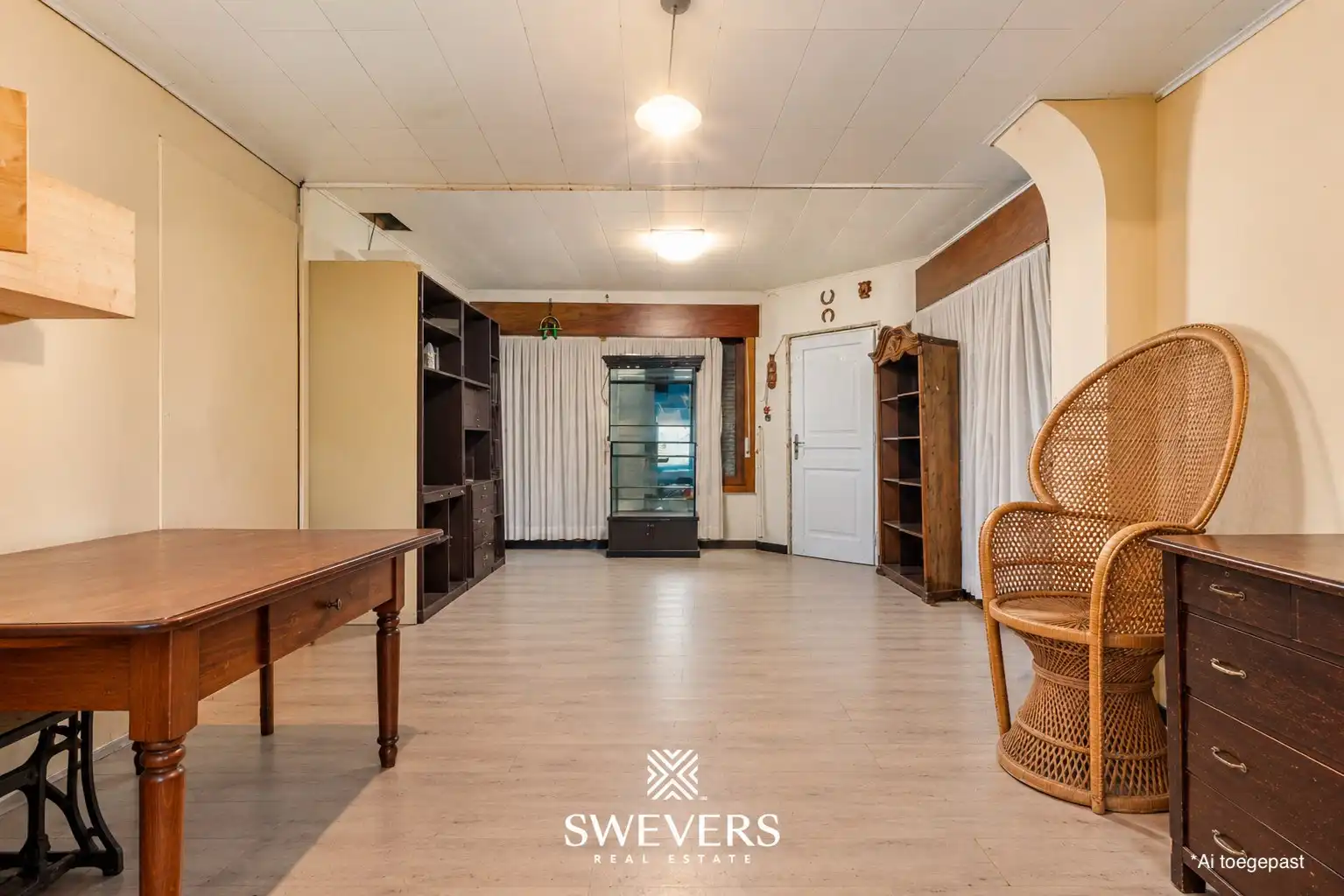 Uitstekend gelegen te renoveren woning met 3 slaapkamers foto 8