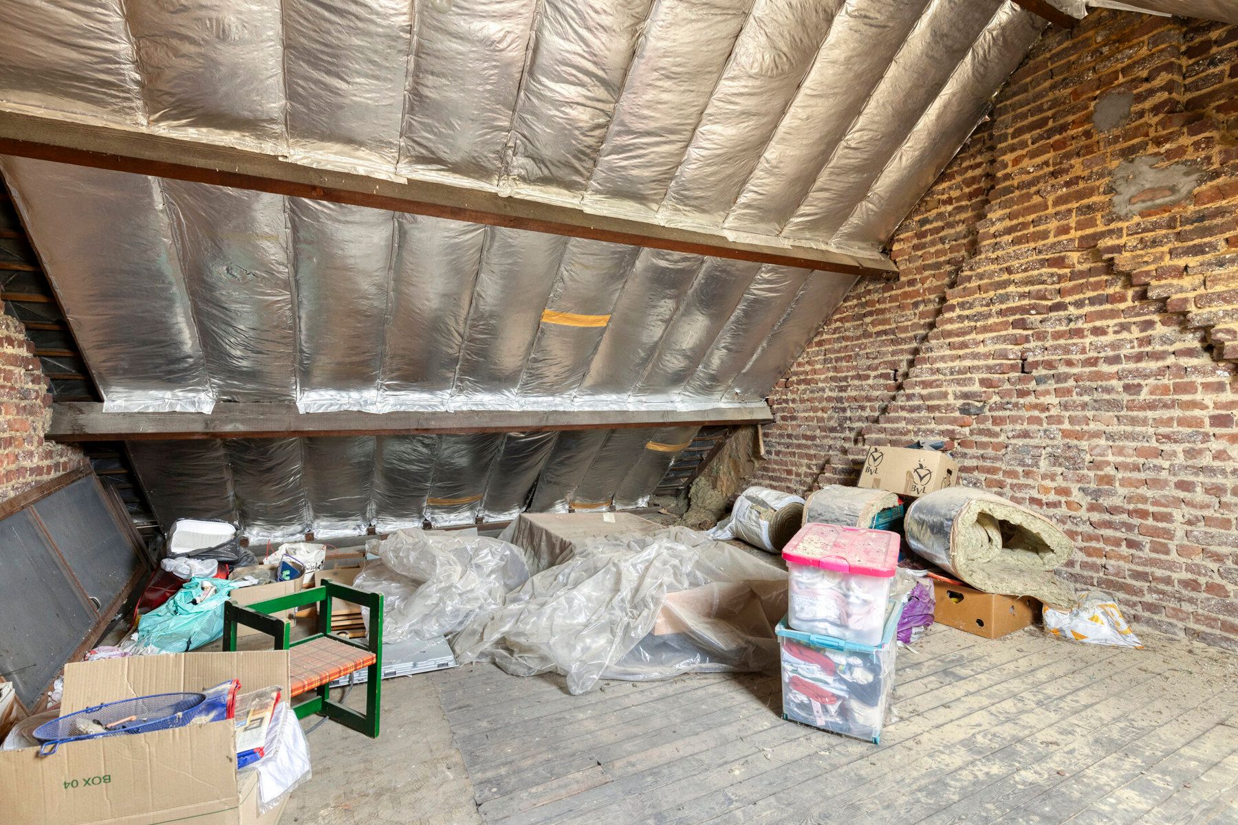 Te renoveren woning met 2slpk (mogelijkheid 3) en tuin! foto 13