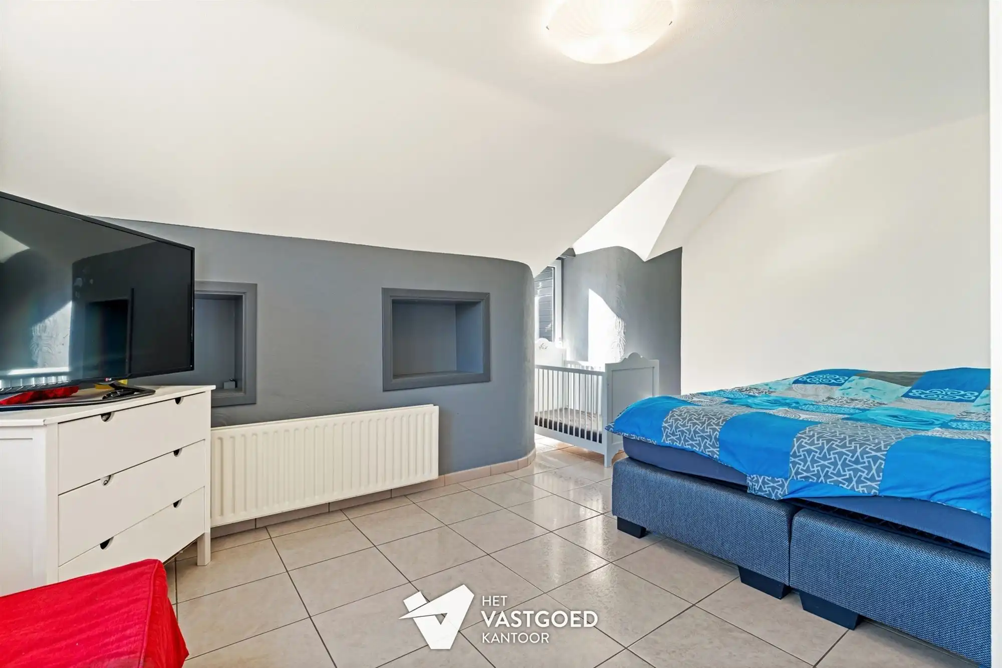 ZEER RUIME, GERENOVEERDE WONING OP TOP-LIGGING! foto 23