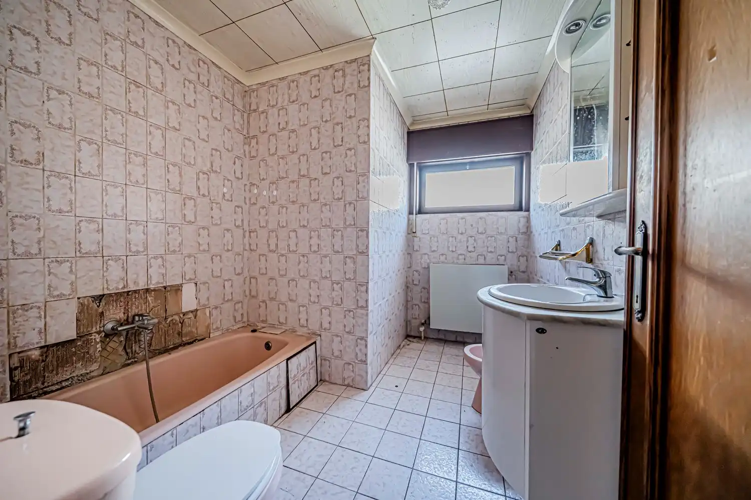 Vrijstaande woning met 3 slaapkamers, gelegen op een mooi perceel van 910m² foto 8