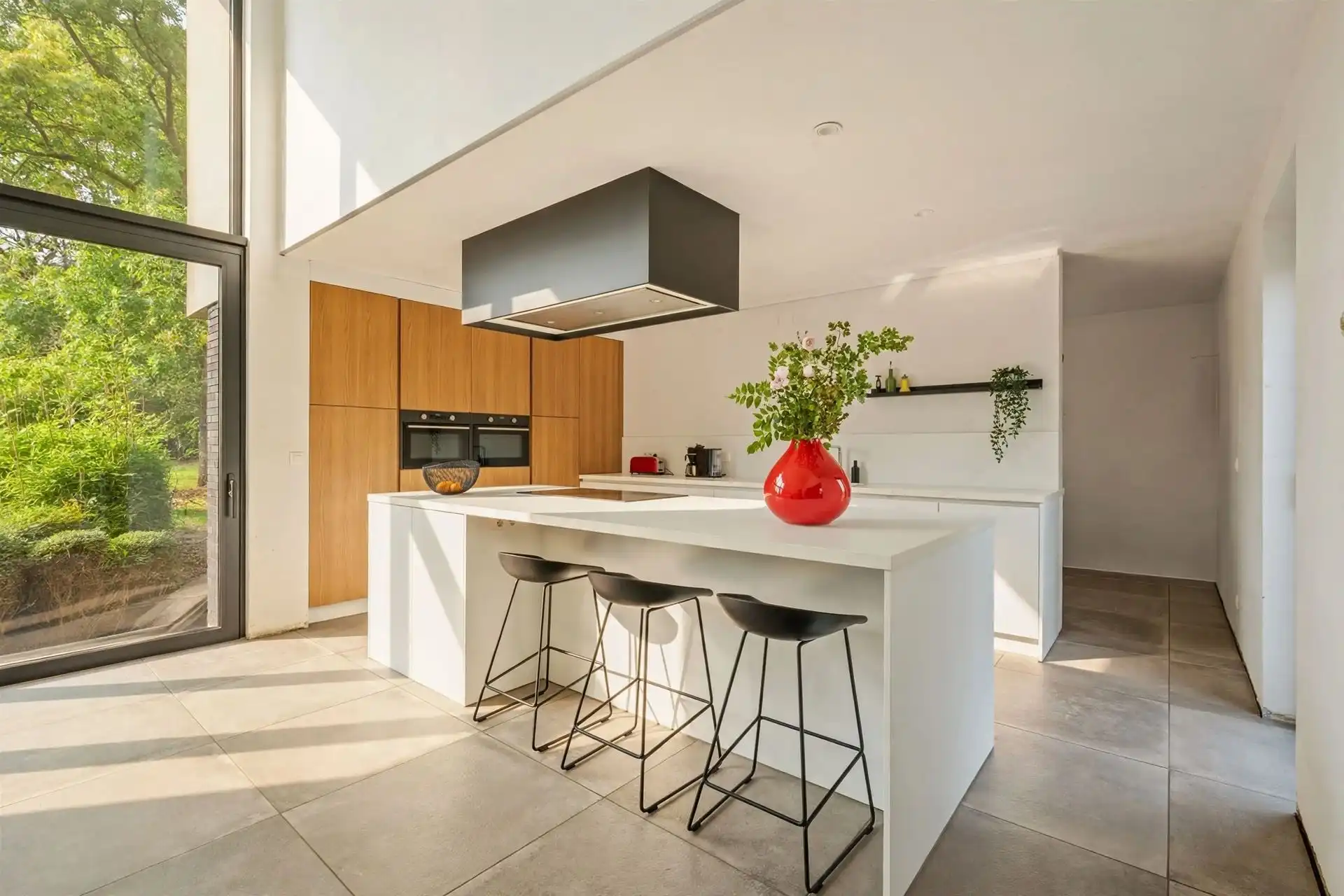 Ruime moderne villa met 6 slpk & prachtige tuin op 2200M2 foto 6
