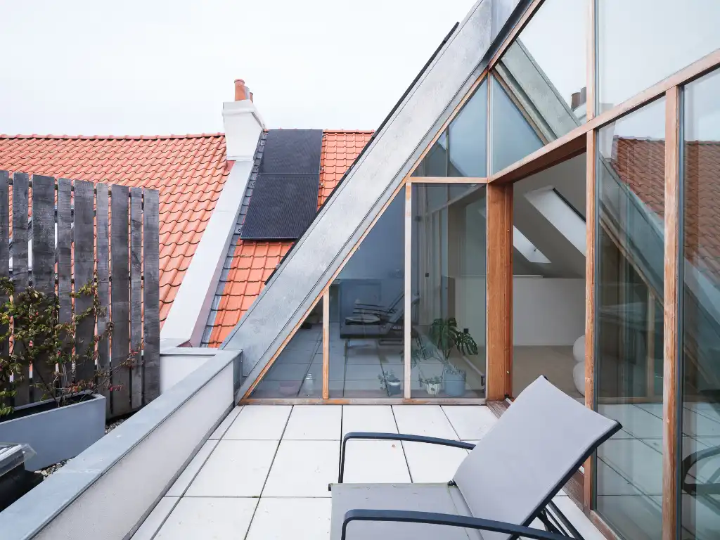 Duplexappartement met twee terrassen naar ontwerp van Marie-Josée Van Hee. foto 15