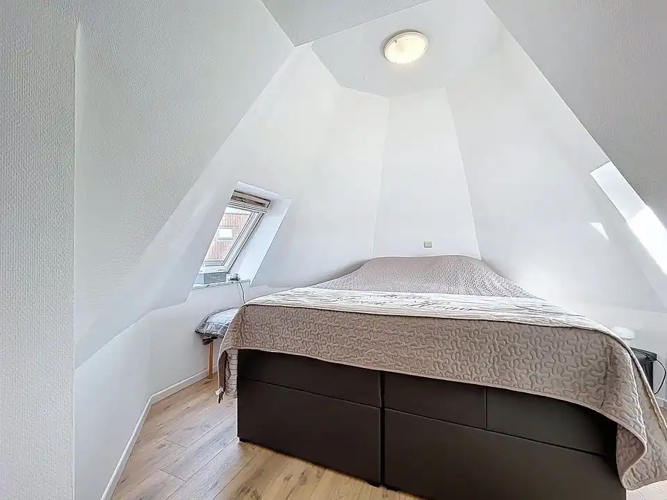 Uw eigen plek aan zee: stijlvol duplex-appartement met 3 slpks in het hart van Koksijde foto 2