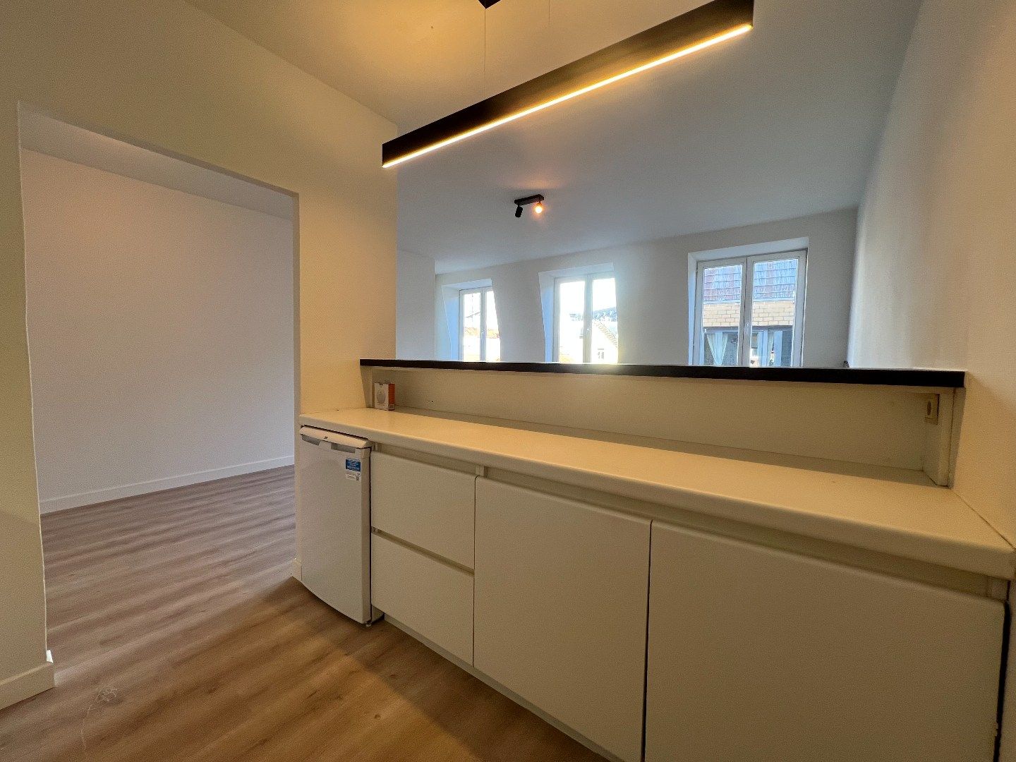 Op 50m afstand van het Sint-Baafsplein en de Korenmarkt foto 12