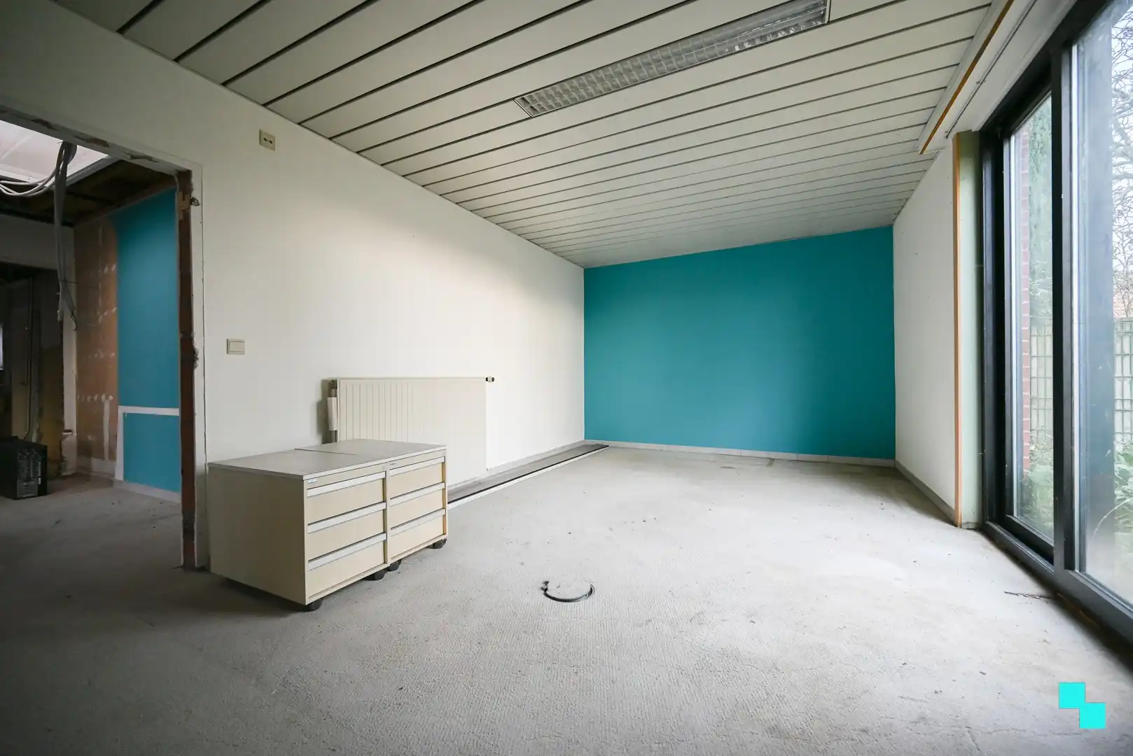 Uitzonderlijke eigendom bestaande uit een gezinswoning & afzonderlijk (kantoor)gebouw te Izegem foto 30