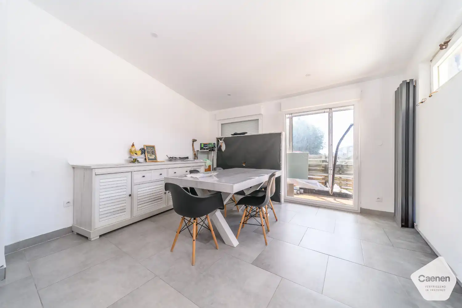 Te Koop – Handelszaak met Ruime Woning op Toplocatie aan de Belgisch-Franse Grens foto 8