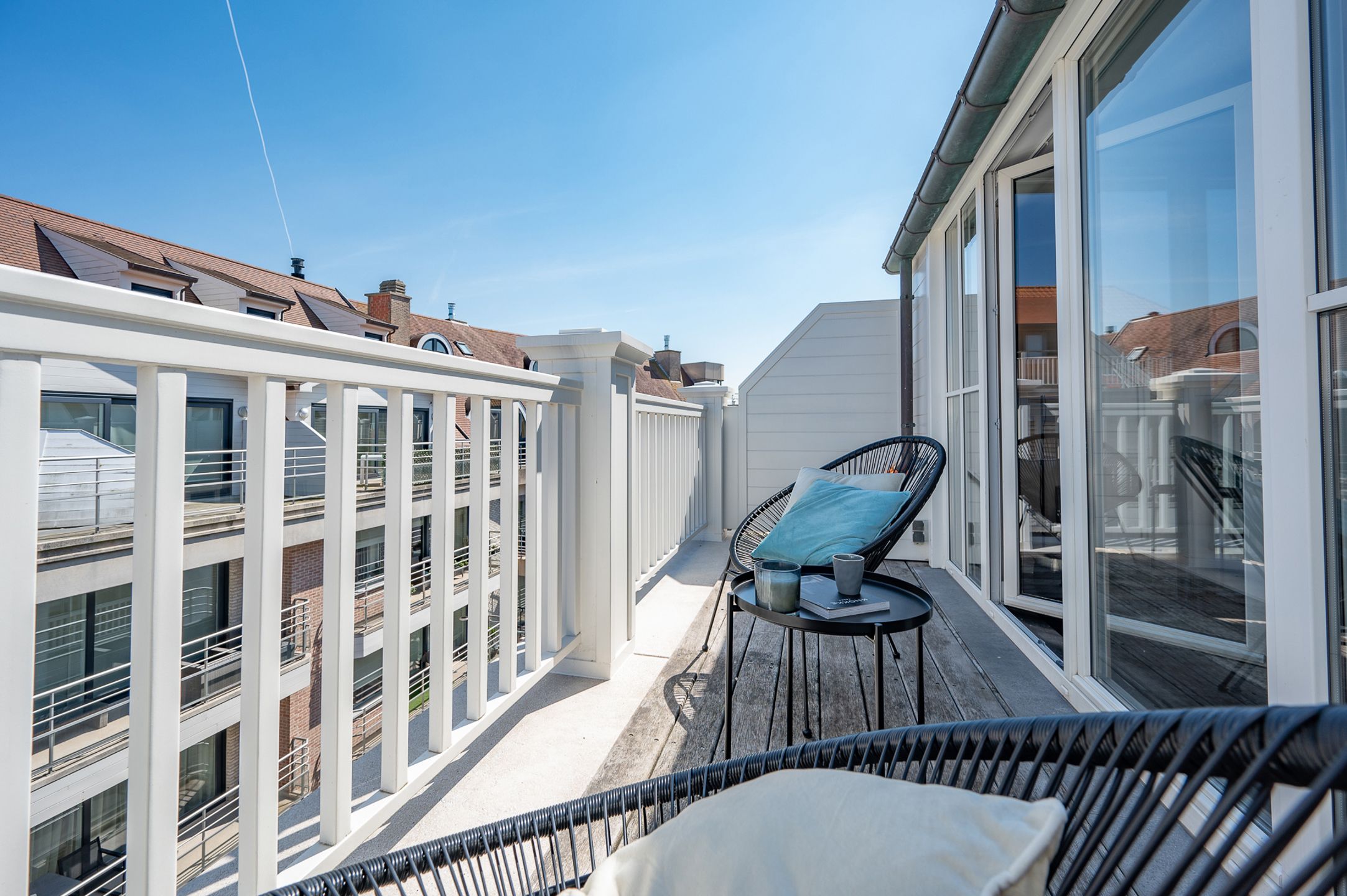 Hedendaags duplex appartement aan de rand van het Zoute... foto 5