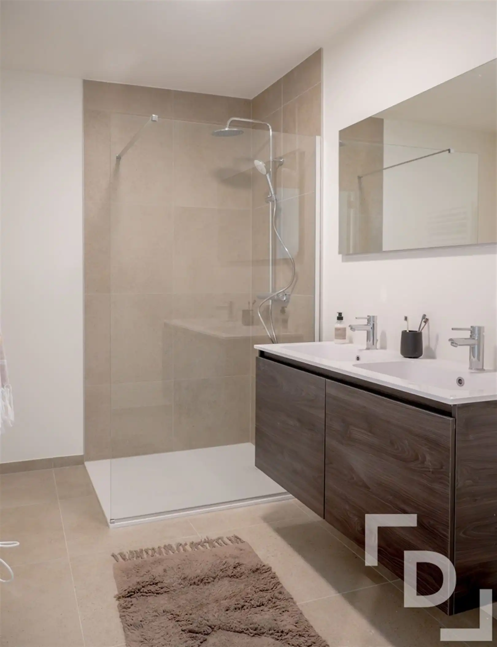 Nieuwbouwappartement met carport te huur te Ieper foto 12