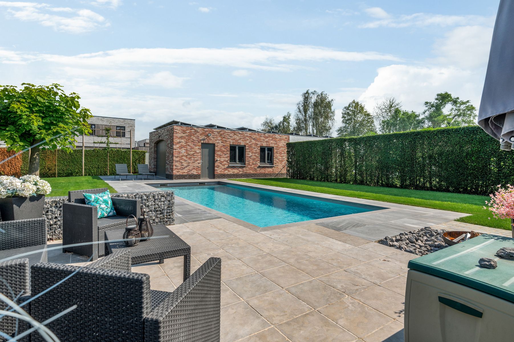 Vrijstaande, instapklare woning met verwarmd zwembad foto 12