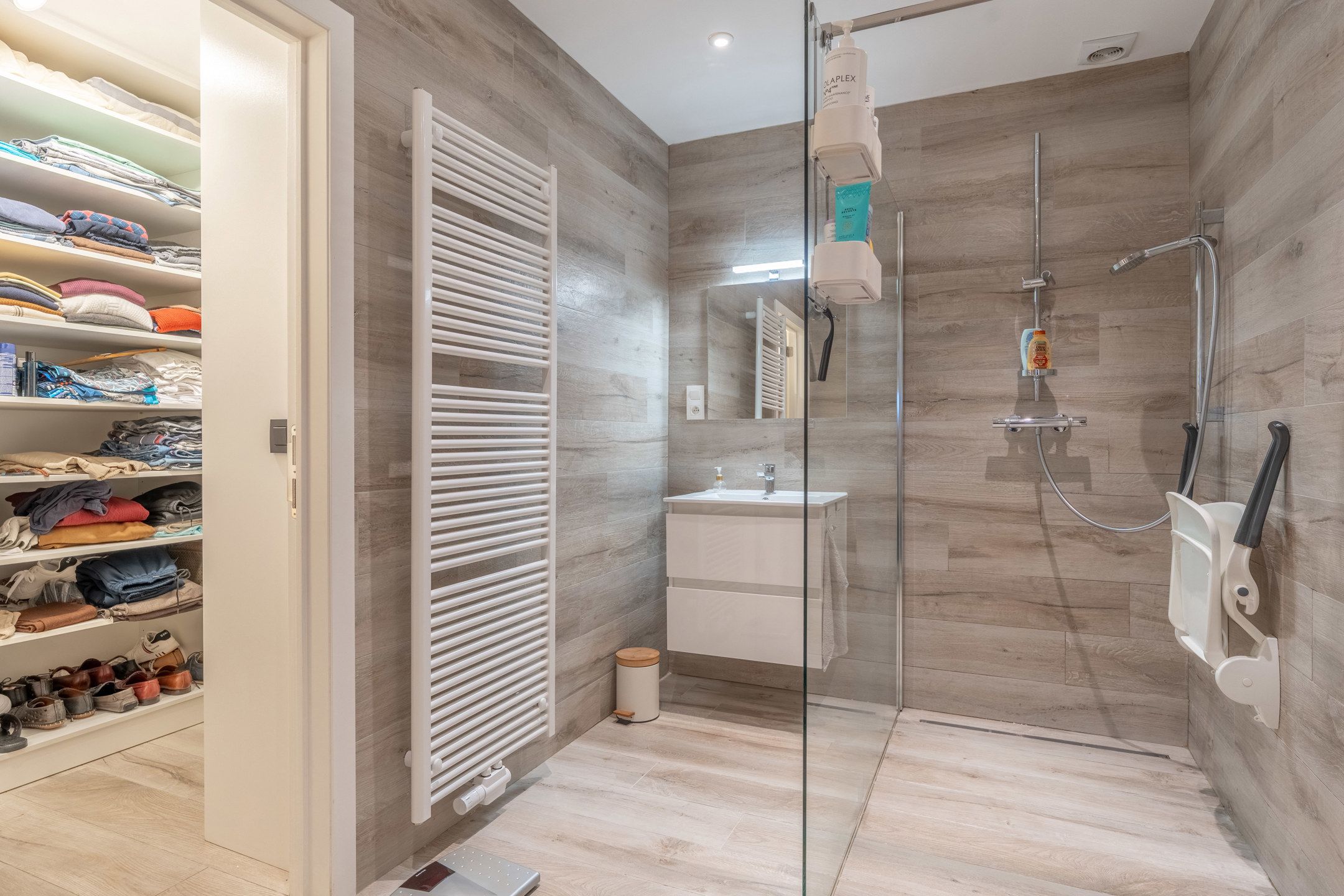 Instapklare gezinswoning met 5 slpks en 2 bdks te Vosselaar. foto 26