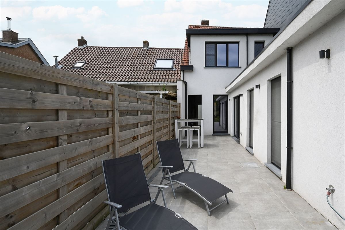 Lichte woning met diepe tuin foto 9
