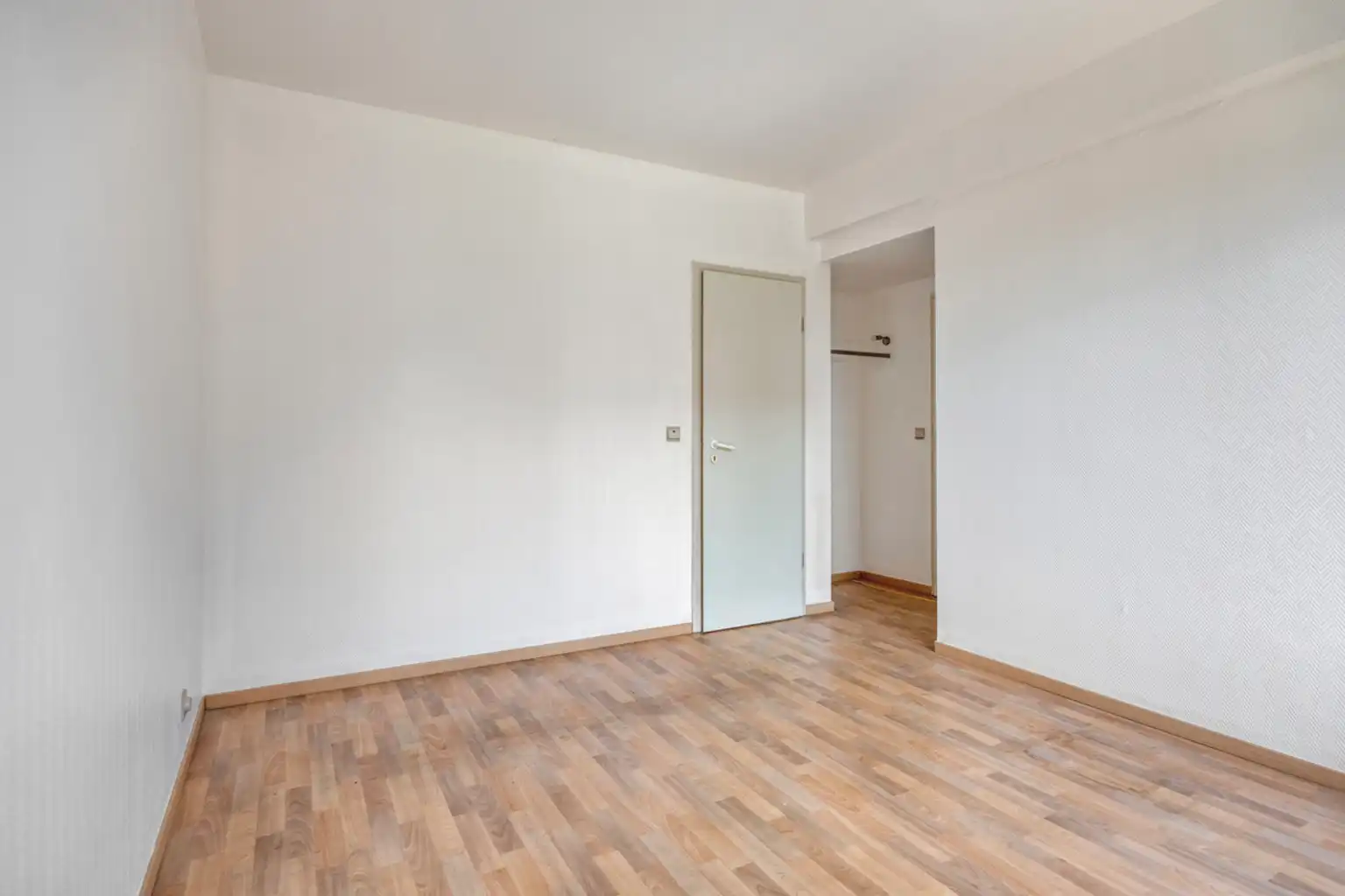 Ruim 3-slaapkamerappartement met garage op toplocatie foto 13