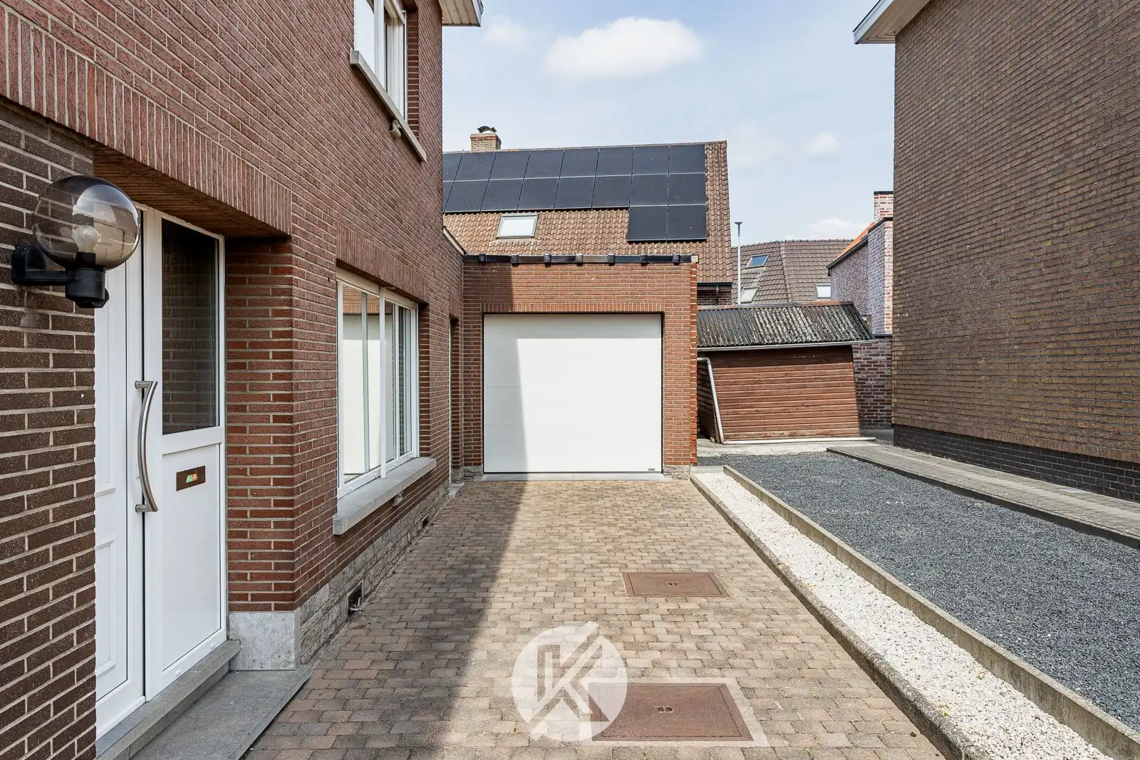Robuuste halfopen woning met mooie mogelijkheden foto 4
