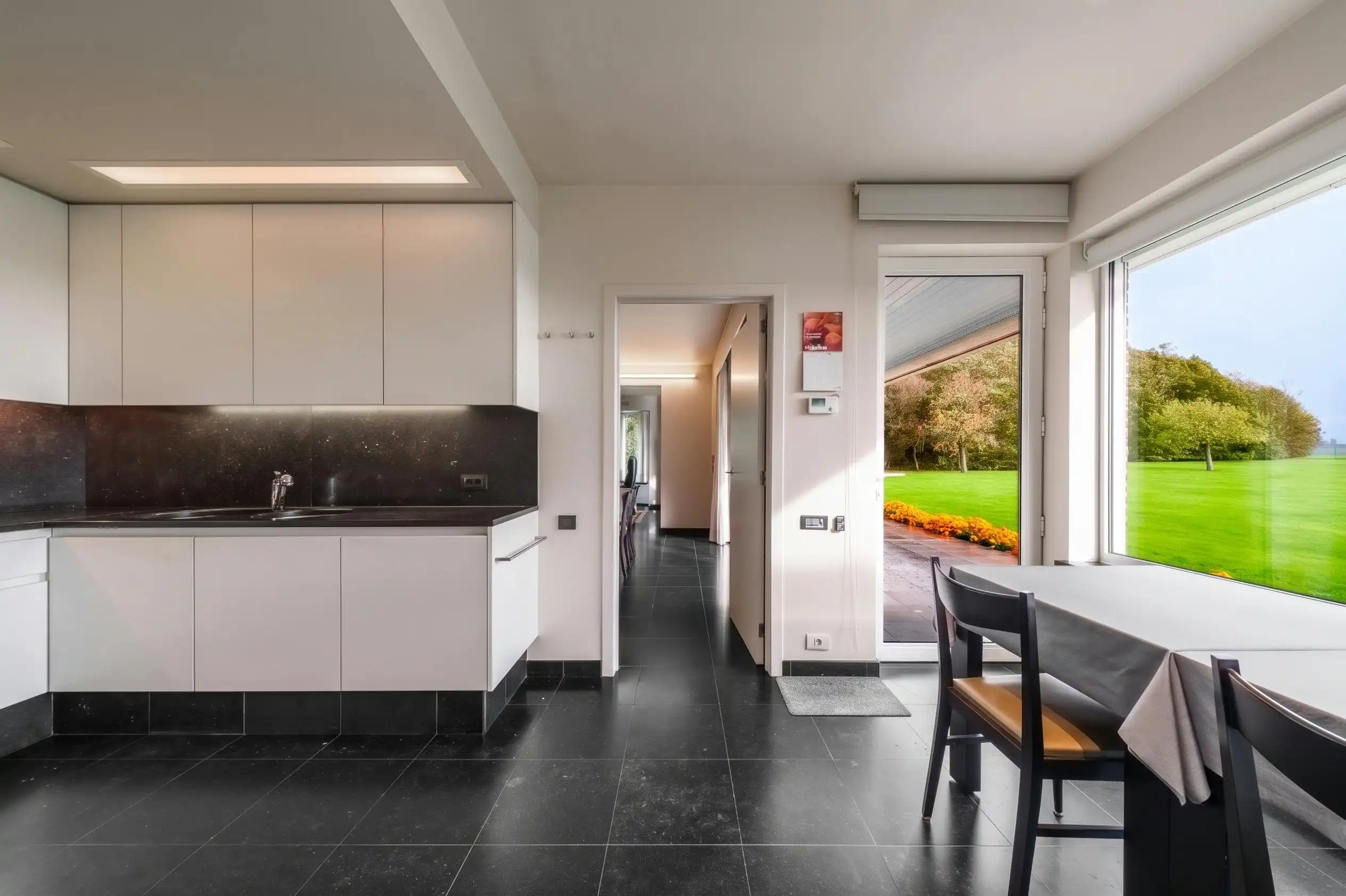Unieke villa op 2,1 ha met 360°-uitzicht en eigen bos foto 12