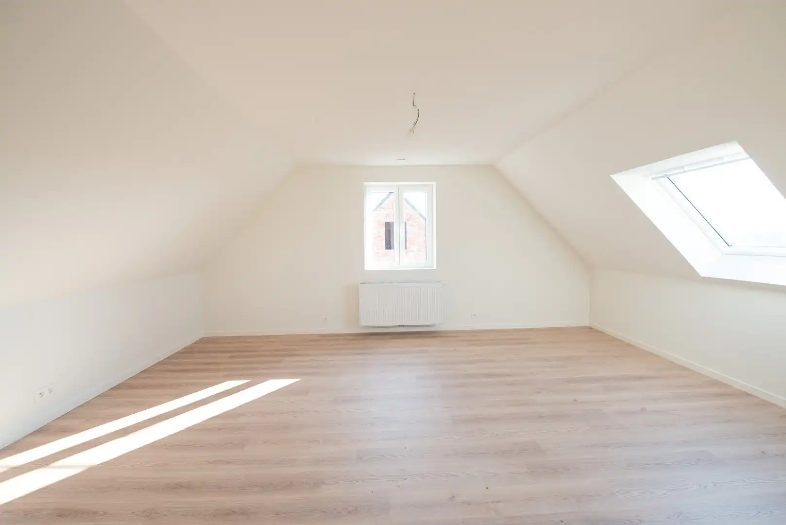 Knap afgewerkte, energiezuinige woning op sublieme locatie centrum Waregem! Kijkwoning! foto 12