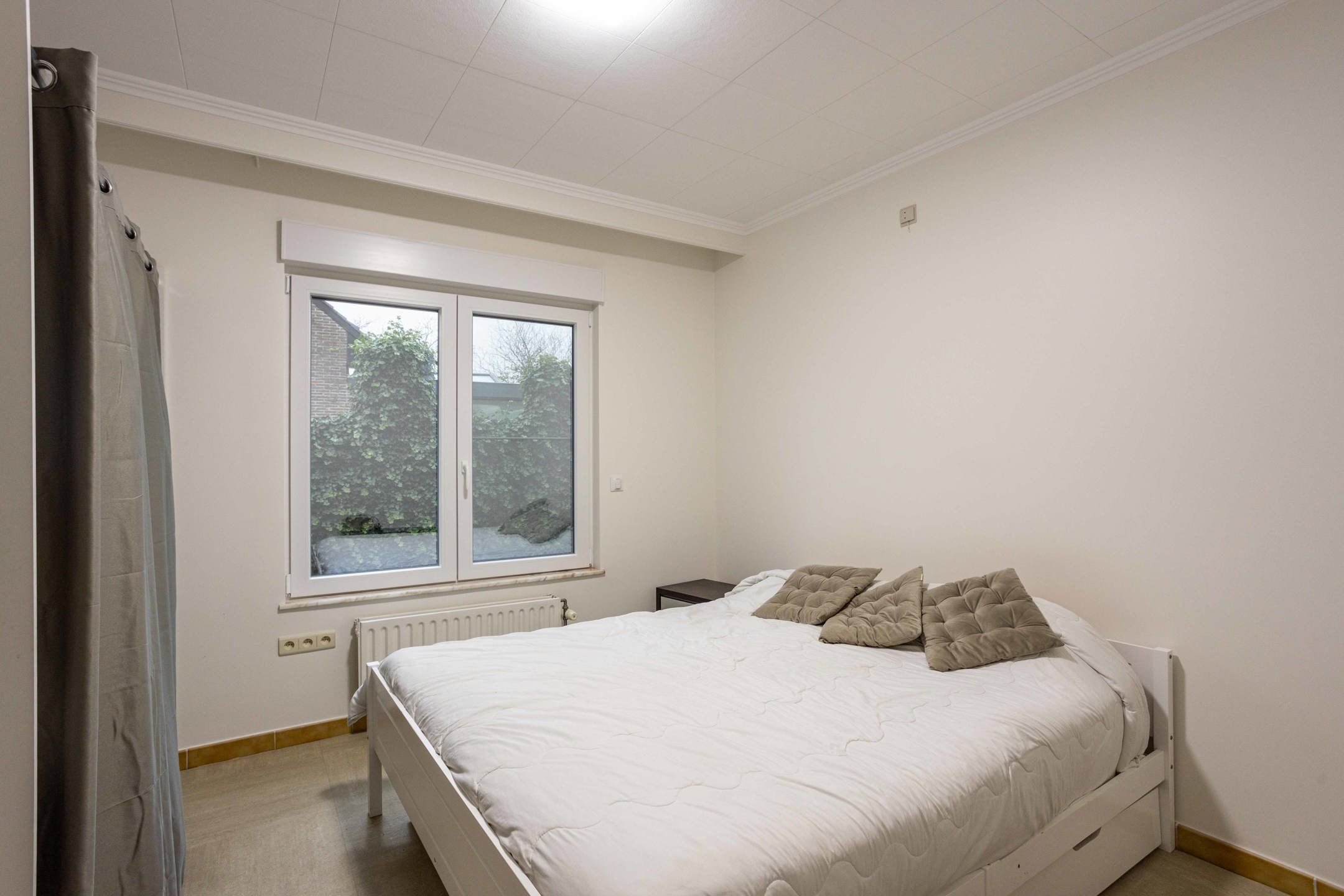 Alleenstaande villa met garage residentiële wijk te Ronse foto 13