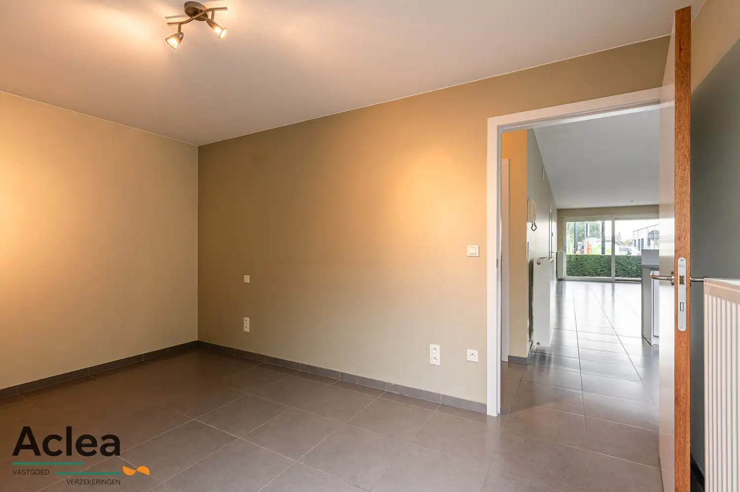 Ruim lichtrijk gelijkvloers appartement met 2 terrassen en garage foto 13