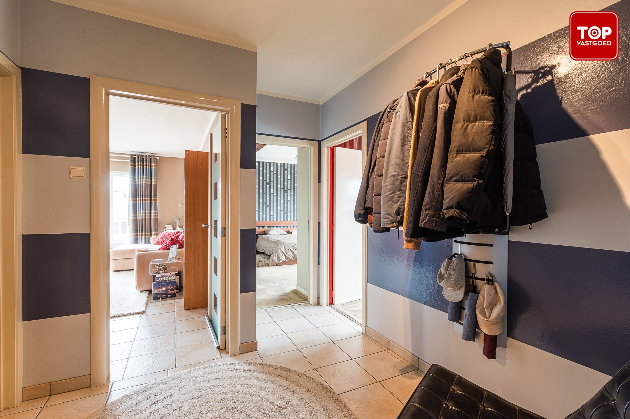 Instapklaar 2-slaapkamer appartement met garage en terras.  foto 3