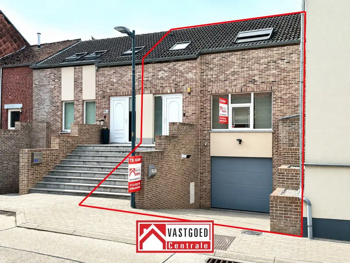 Instapklare gezinswoning gelegen in het rustige en aangename Zichen-Zussen-Bolder  foto {{pictureIndex}}