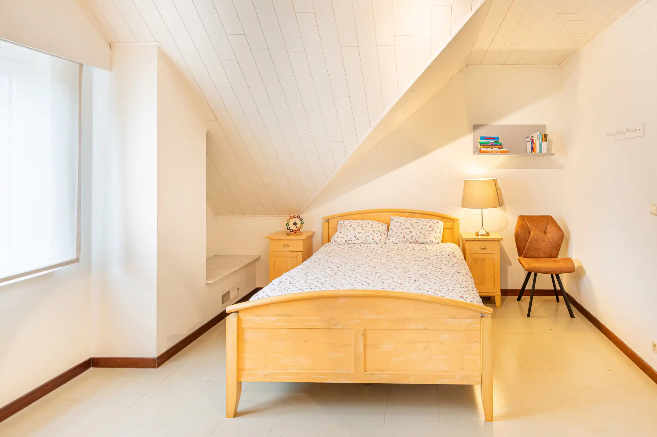 Gezinswoning in landelijke stijl in doodlopende straat foto 13