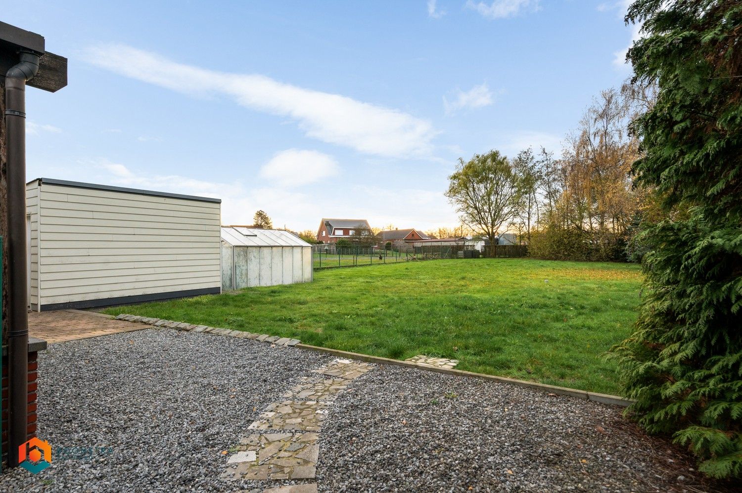 Gelijkvloerse open bebouwing met veel potentieel op 1.827 m² foto 18