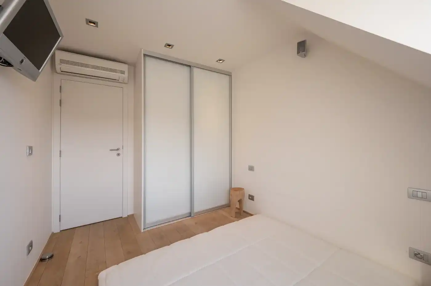 Lichtrijk en ruim duplexappartement met 2 grote zonneterrassen op een zucht van de Zeedijk  foto 13