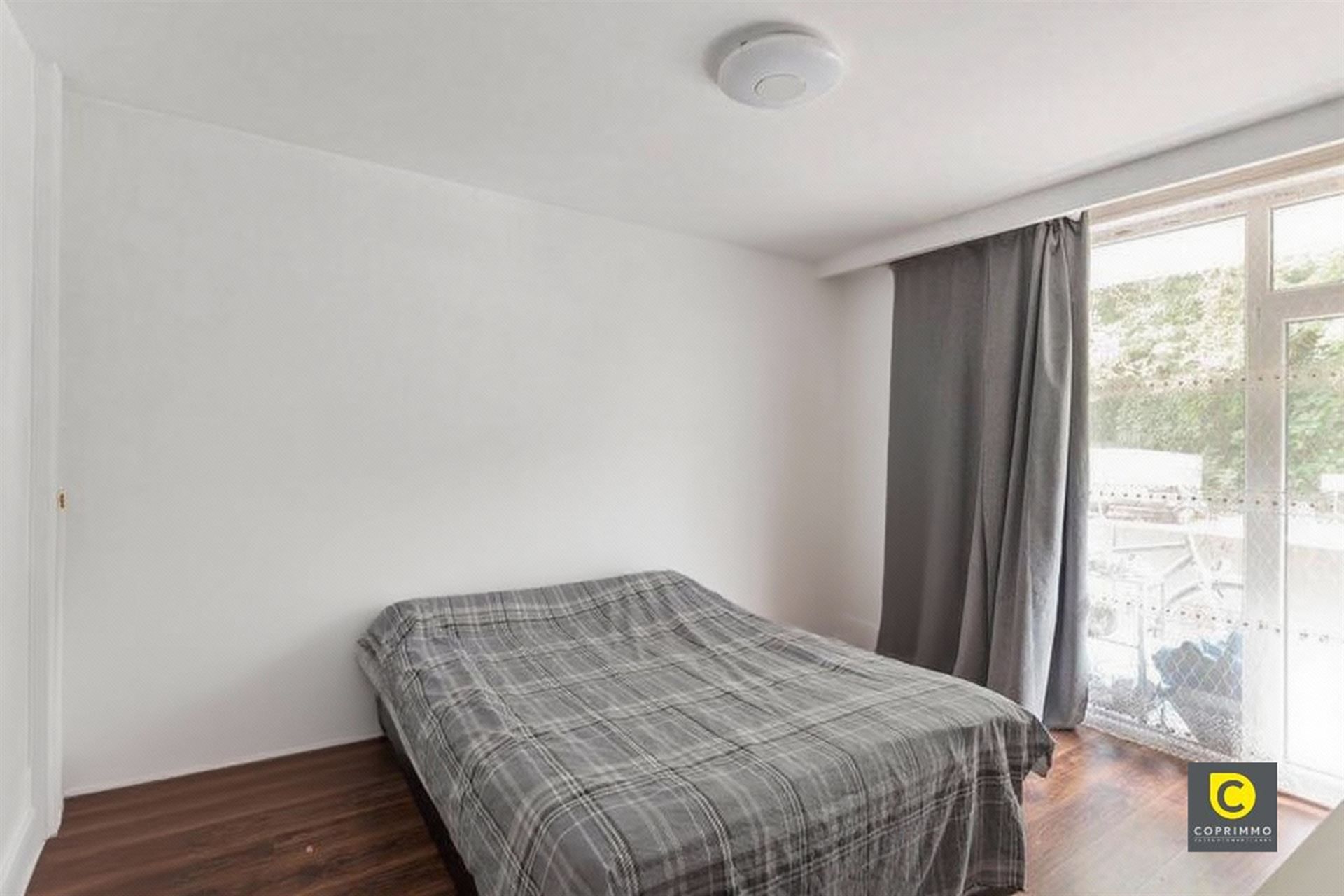 Gelijkvloers app. 190 m² met  4 slk foto 8