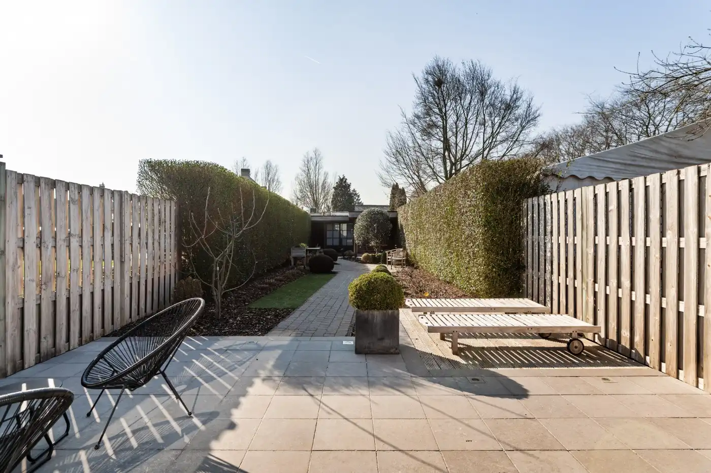 Ruime woning met commerciële ruimte, 2 slpk. en tuin foto 27