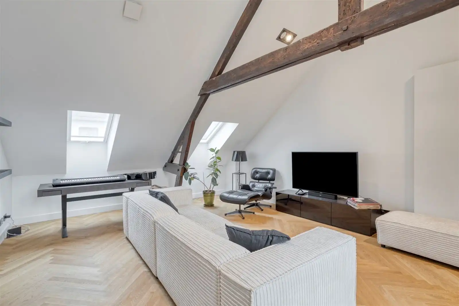 kom langs en laat je verassen door deze uitzonderlijke woning. foto 24