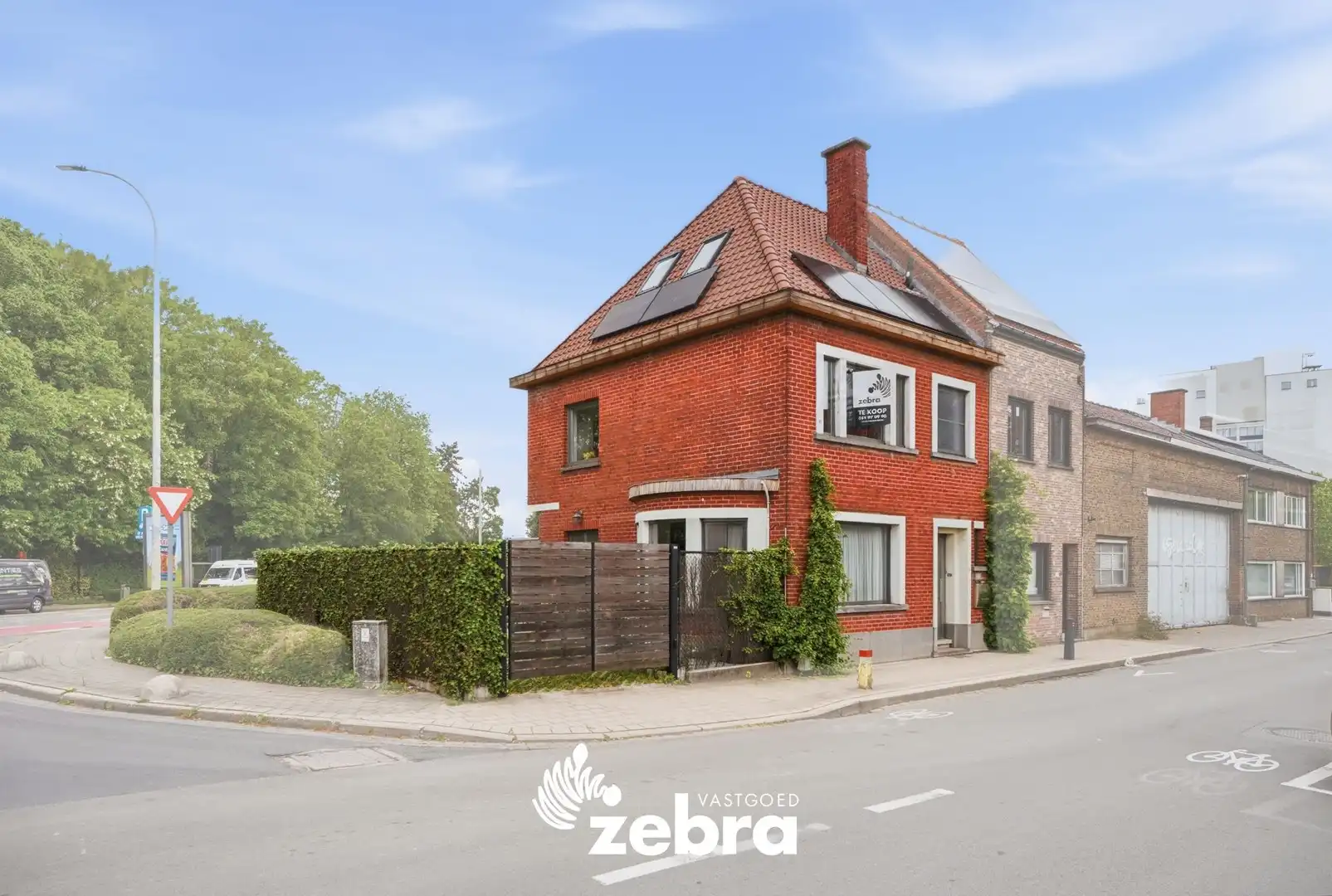 Statige halfopen bebouwing te Roeselare foto 22