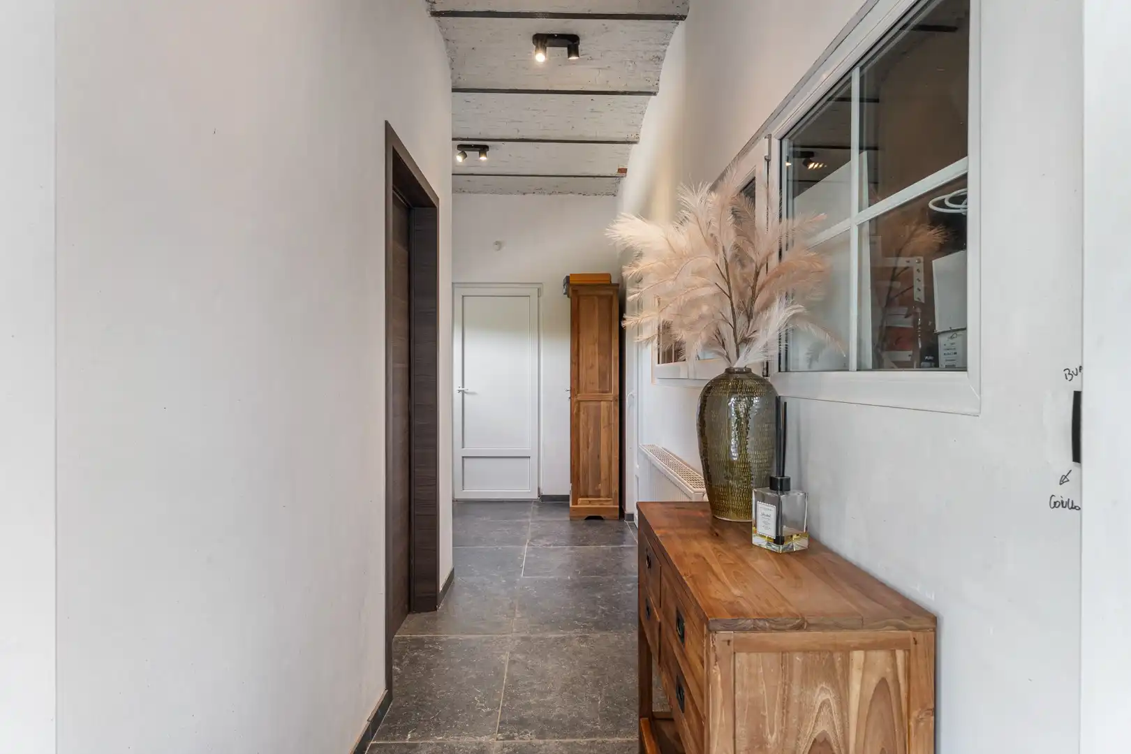Karaktervolle gerenoveerde hoeve met 576 m² woonoppervlakte op 28a 02ca in Landen-Walshoutem. foto 23