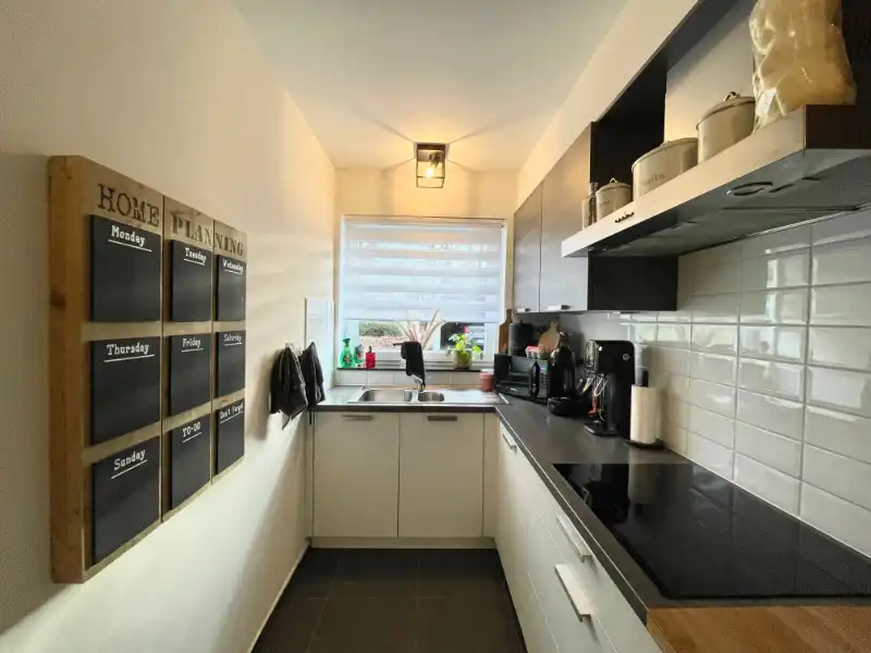 RECENTE WONING MET DRIE SLAAPKAMERS EN AUTOSTAANPLAATS TE WONDELGEM foto 6