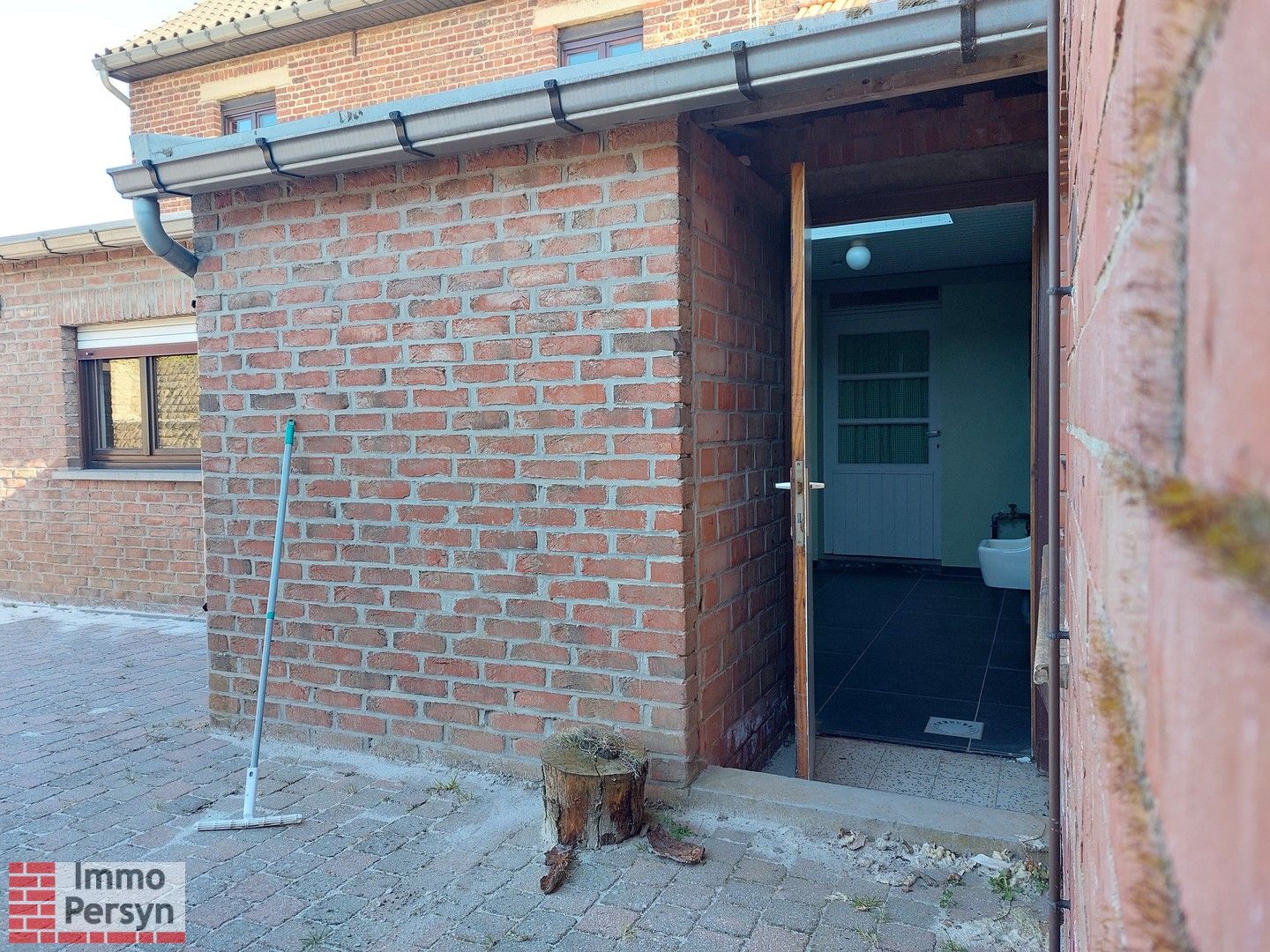 Rustig gelegen woning met loods foto 25