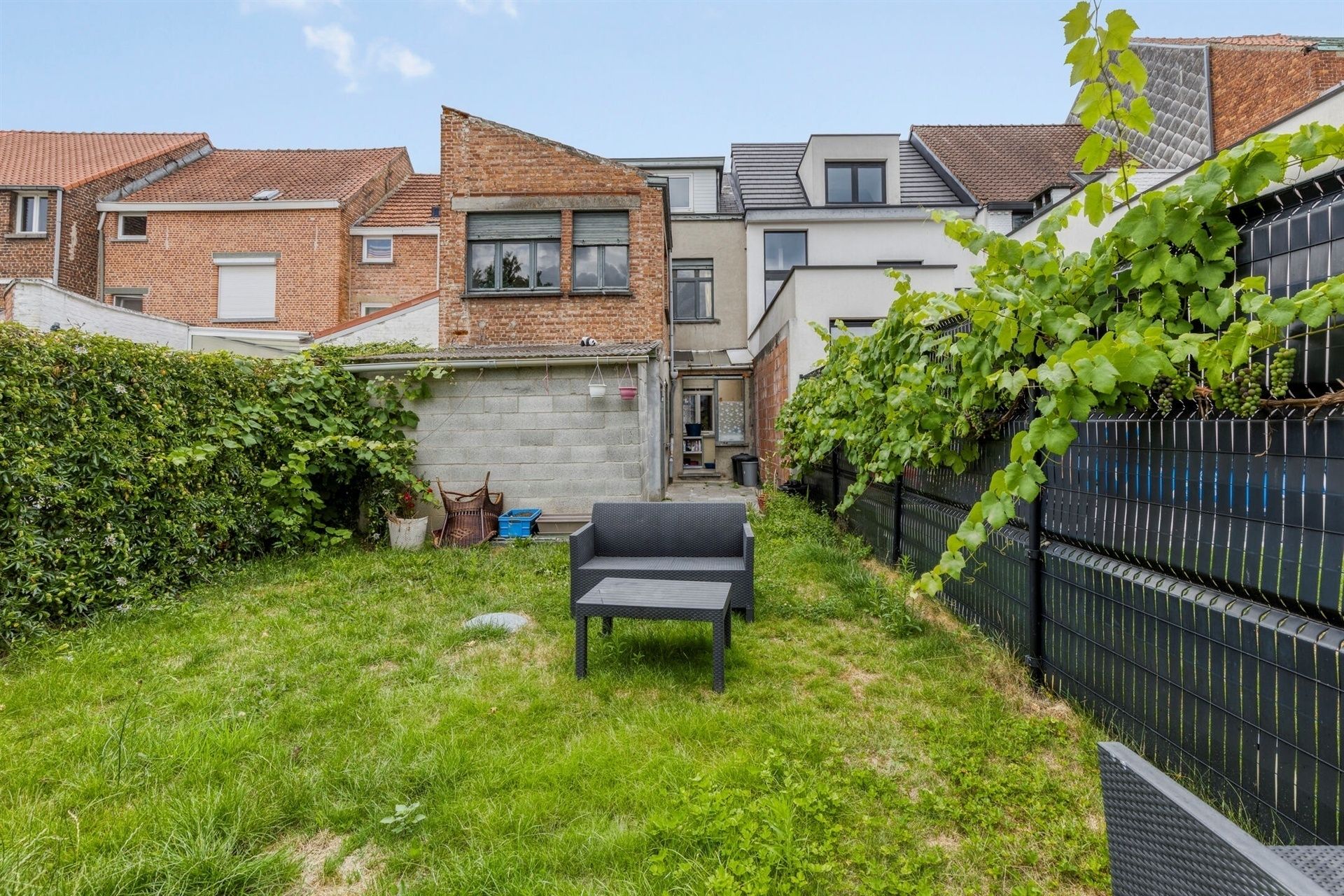Ruime woning met potentieel in hartje Merchtem
 foto 14