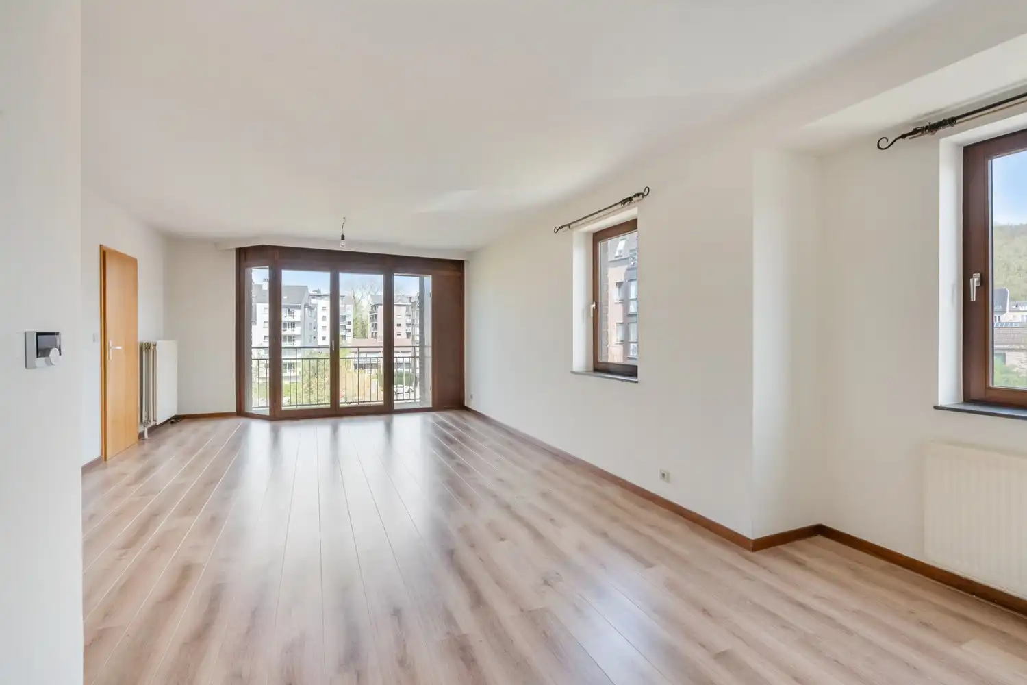 Goed gelegen hoekappartement met 2 ruime slaapkamers, een terras en een garagebox met parking ervoor te Kessel-Lo! foto 4