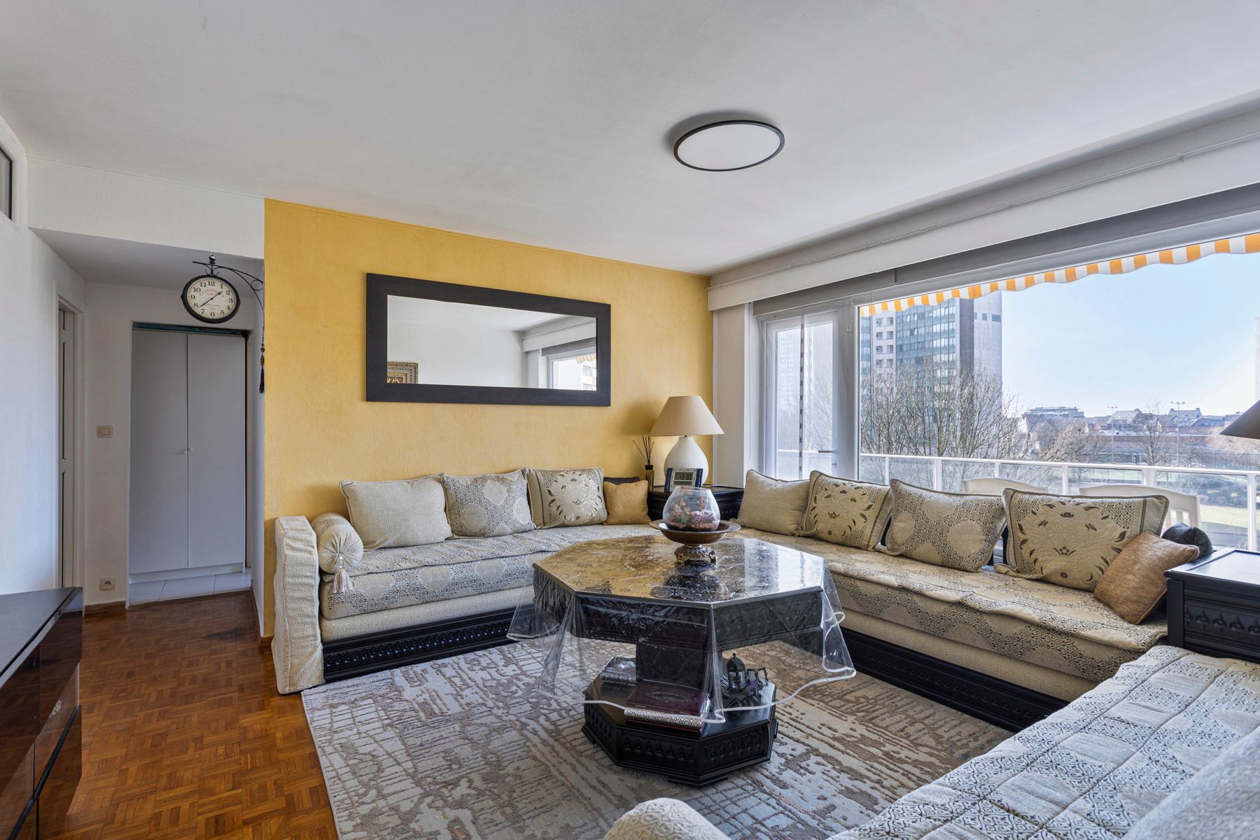 Instapklaar appartement met 2 slaapkamers en ruim terras  foto 4