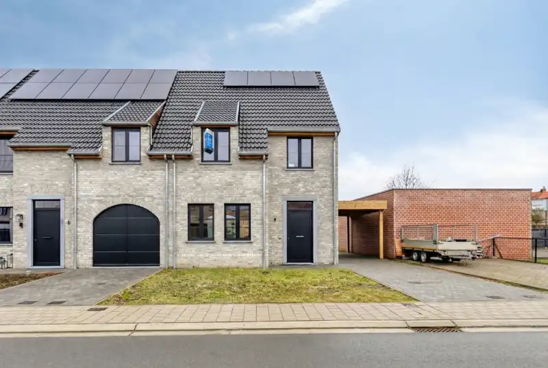 Nieuwbouwwoning foto {{pictureIndex}}