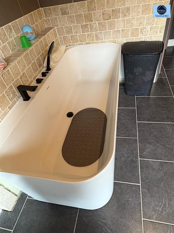 INSTAPKLARE WONING MET 5 KAMERS IN HET CENTRUM VAN MEERBEKE foto 14