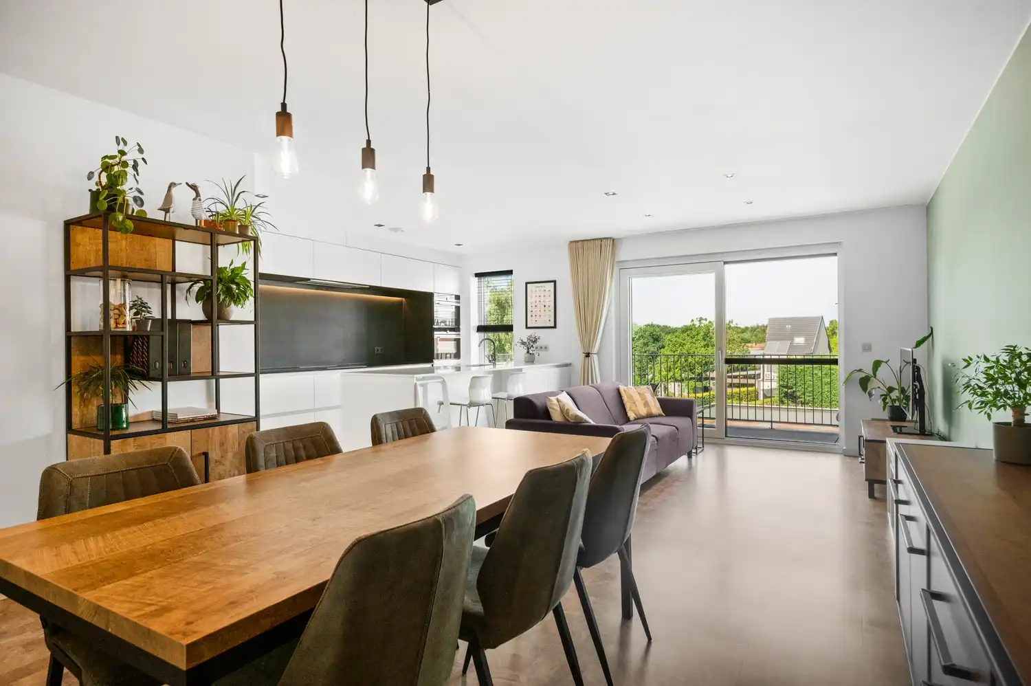 Instapklaar appartement met 2 slpkrs en terras nabij centrum Koningshooikt foto 4