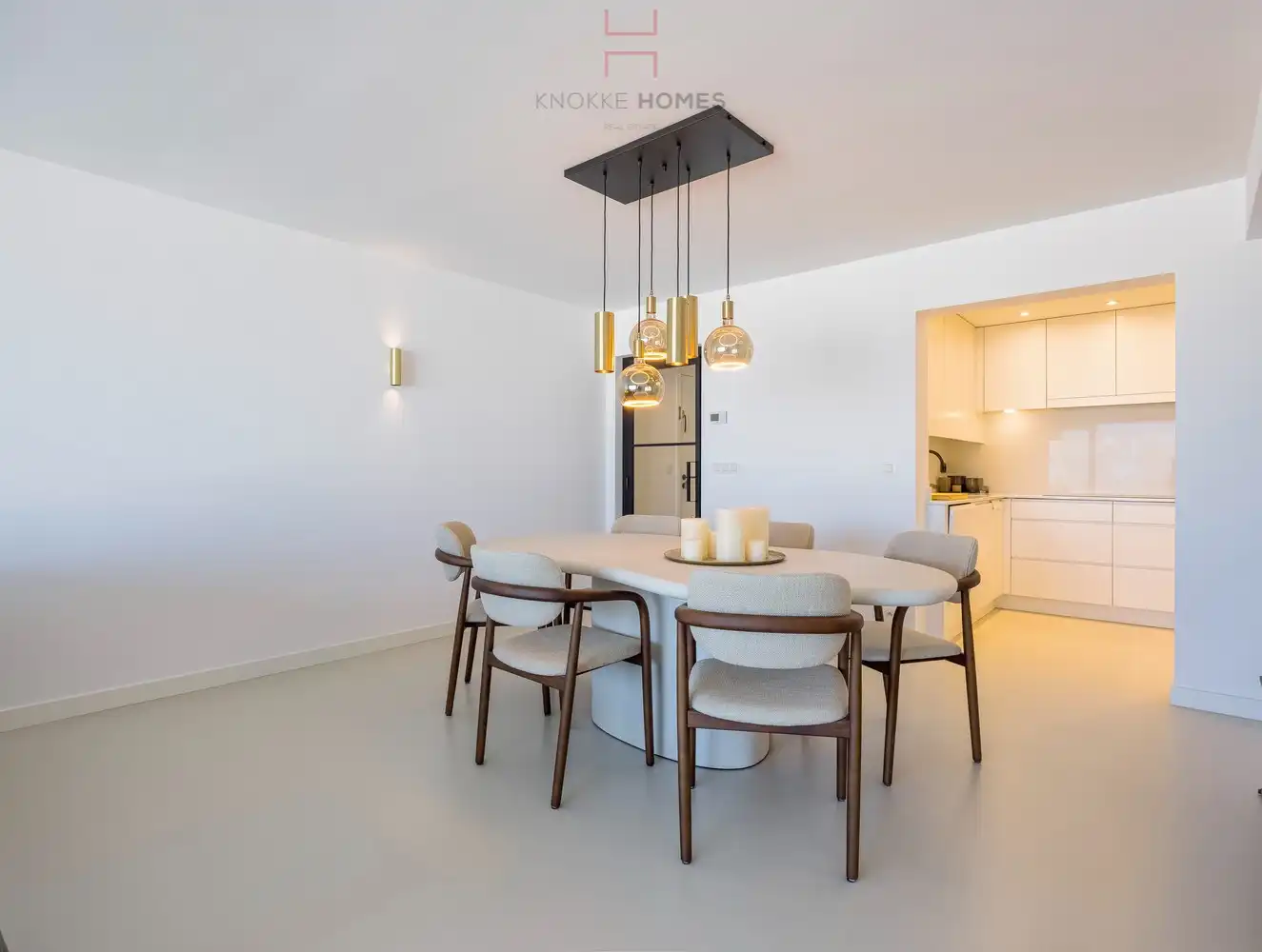 Mooi gerenoveerd vakantie-appartement op de zeedijk in Duinbergen foto 7