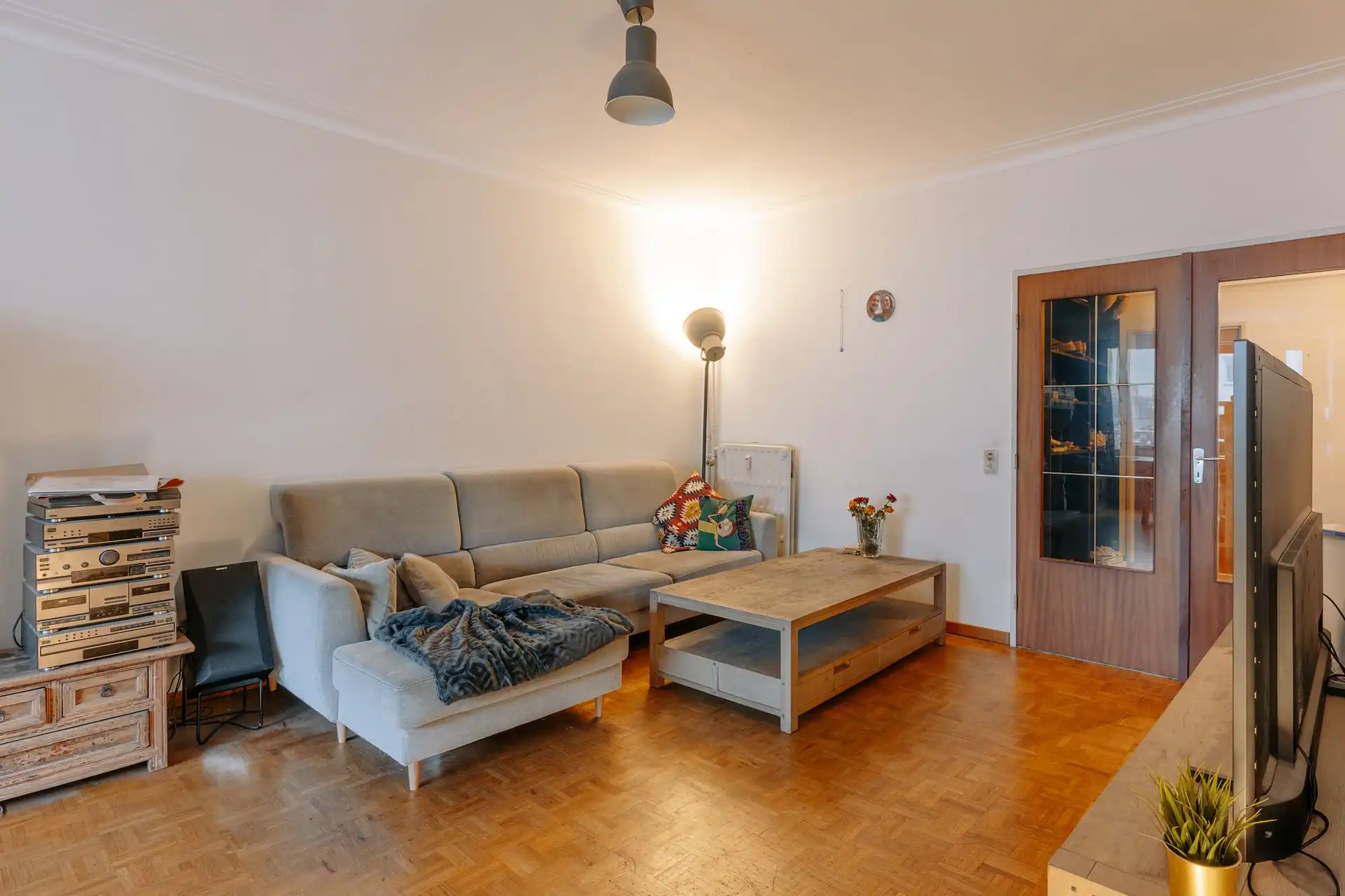 Karaktervol appartement met 2 kamers en dressing-bureau foto 7