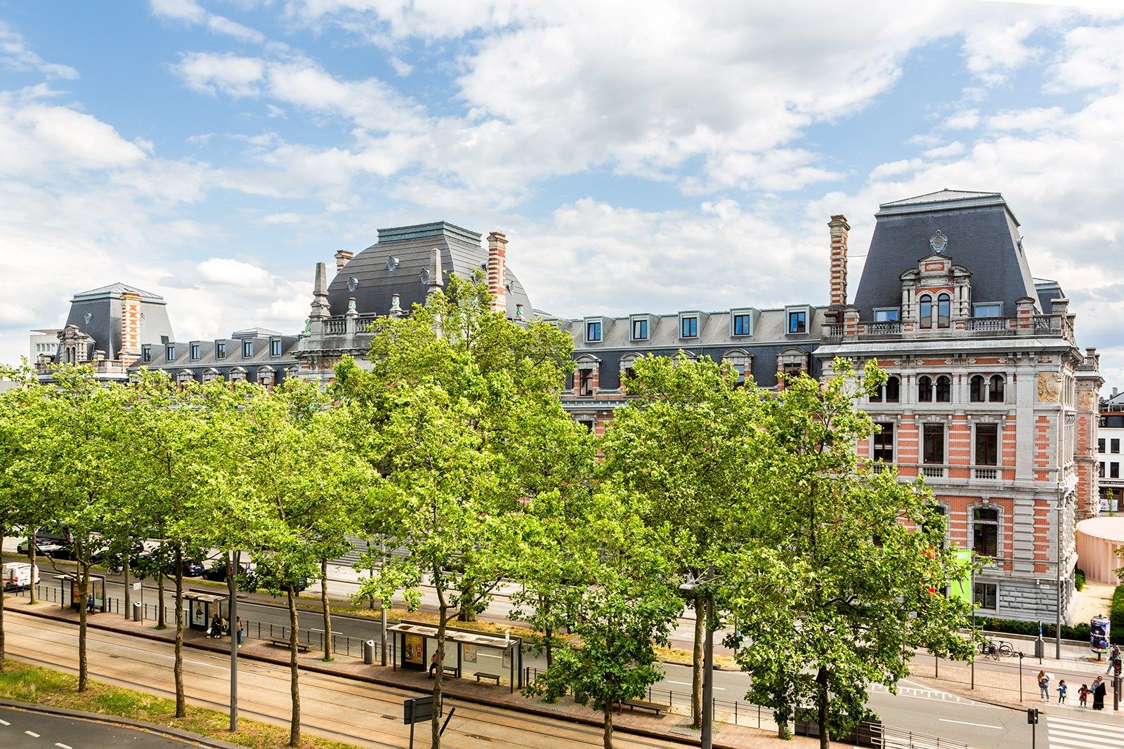 Kantoorruimte met zicht op het gerechtsgebouw foto 6